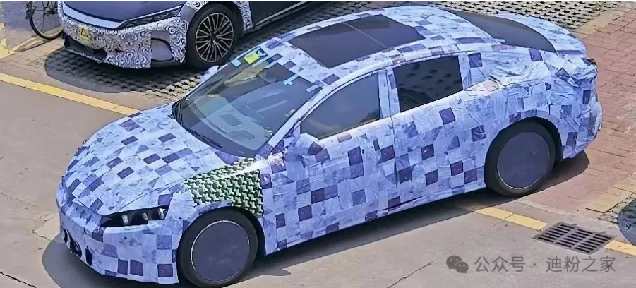 比亞迪漢全新車型諜照流出：轎跑風(fēng)u型機(jī)蓋搶眼，云輦底盤升級引期待